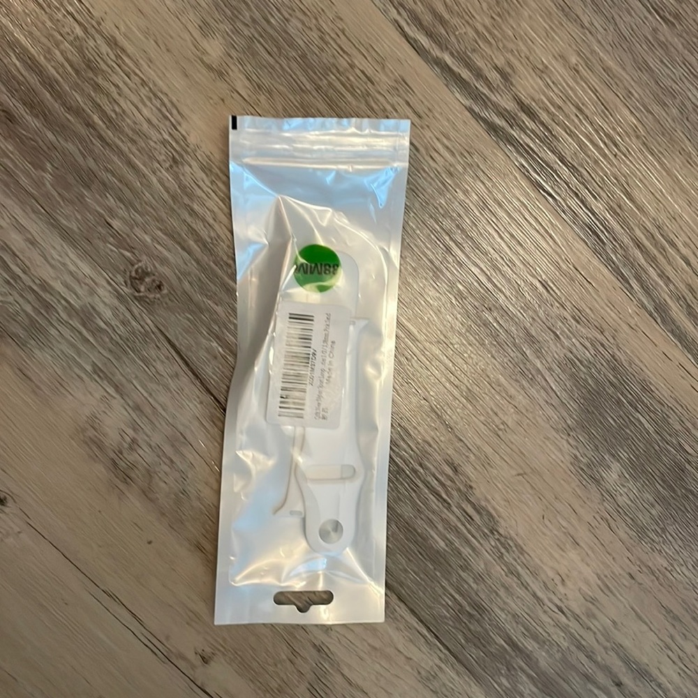 Never been worn before, white, sports, Apple Watch band.